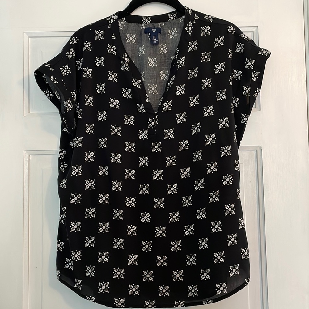 Black patterned Gap blouse